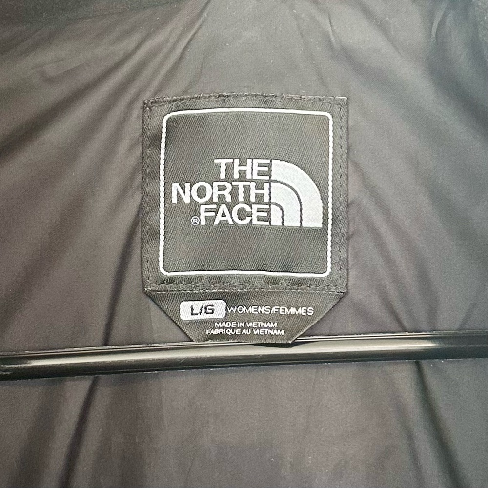 The North Face Women’s 550 Black Insulated Puffer Jacket - Size: Large - Picture 10 of 12